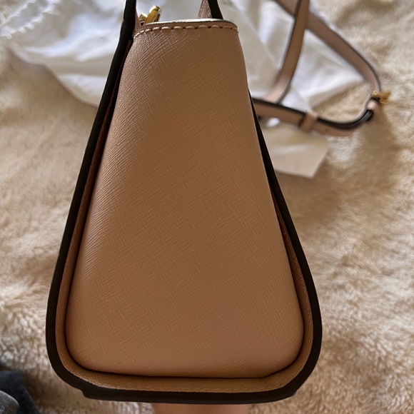 MICHAEL KORS PURSE - Picture 7 of 10